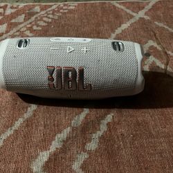 JBL Charge 6