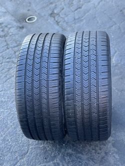 PAIR OF TIRE 245 40 19GOODYEAR 85% LIFE