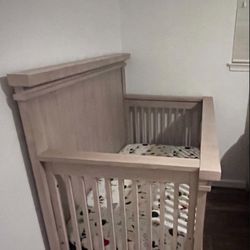 Soho Baby Premium 4-in-1 Convertible Crib