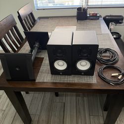 Yamaha HS5 speakers