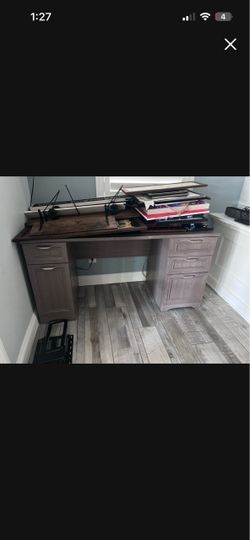 Medium Wood Desk with Drawers
