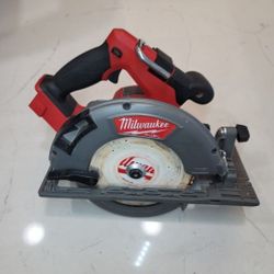 Milwaukee M18 FUEL 18V Lithium-Ion Brushless Cordless 7-1/4 in. Circular Saw (Tool-Only)