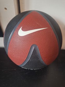Nike  Ball 8 Pounds