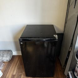 Mini Fridge GE 4.3
