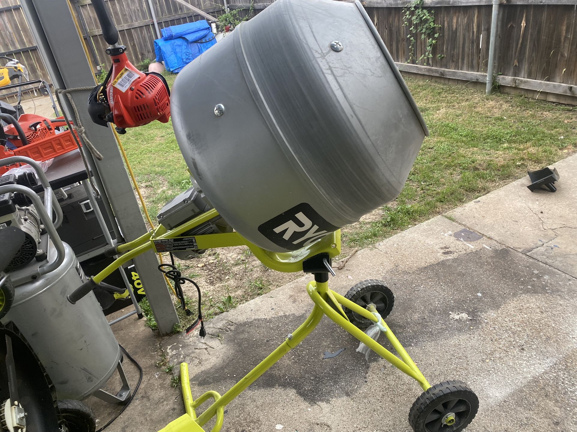 Ryobi Mixer