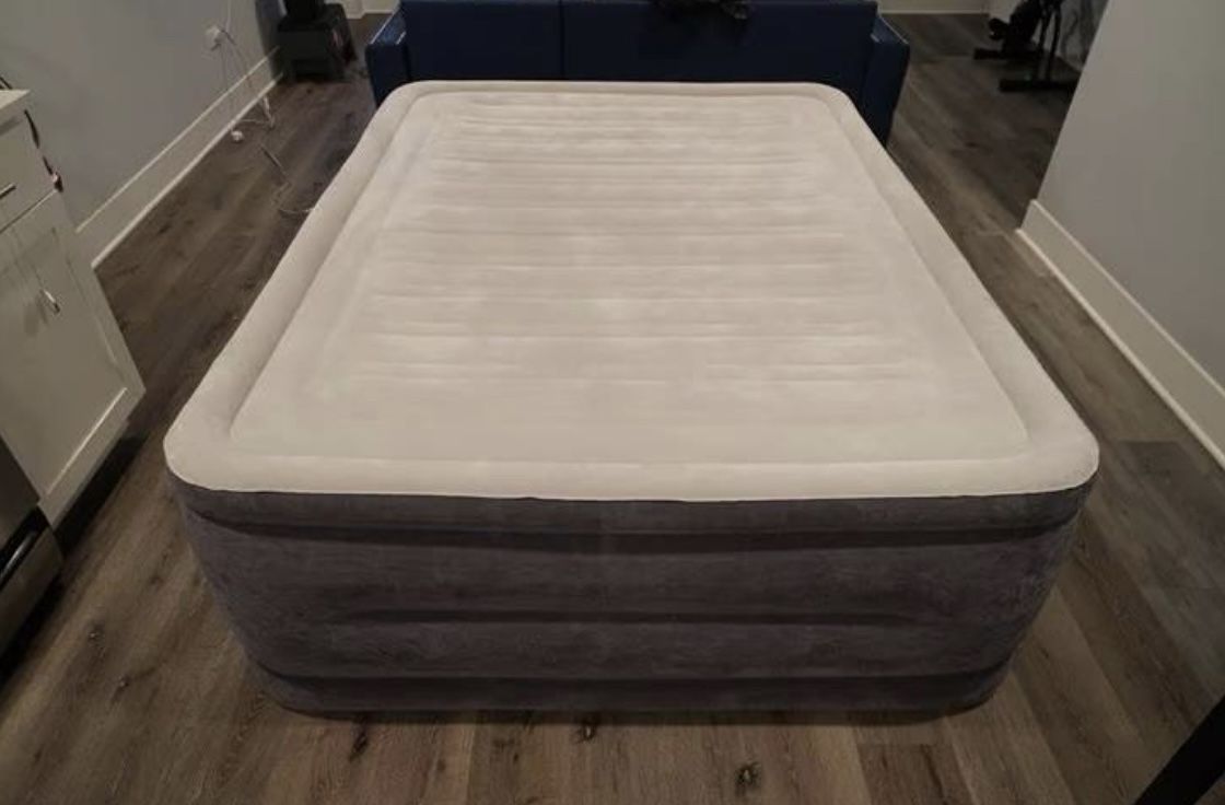 Intex Air Mattress Queen with internal air pump