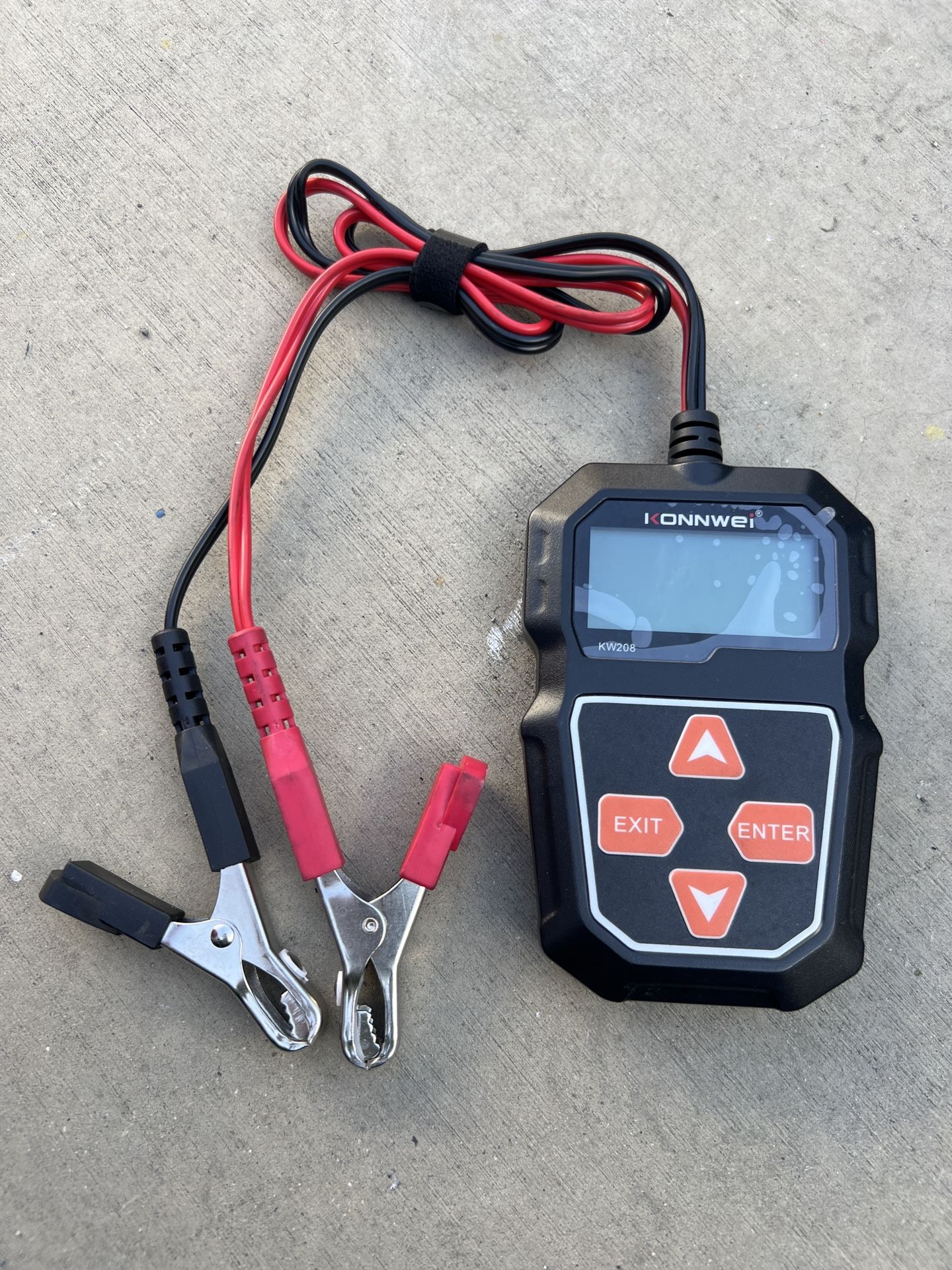 Konnwei KW208 12V car battery tester/load analyzer.