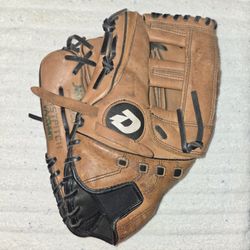 DeMarini Fastpitch Softball Glove ( Left Handed )