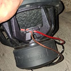 12" massive audio 3000 Watts xl.