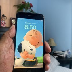 iPhone 8-64GB unlocked Small Crack For Sale $70 