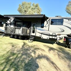 2016 Toy Hauler 