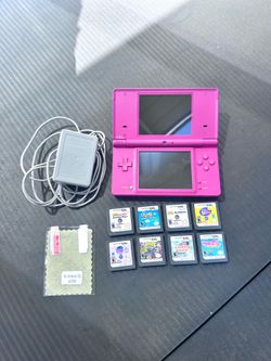 Nintendo DSI w/ Games