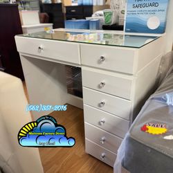 Half Desk Vanity White With Lights New