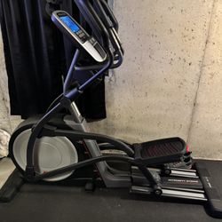 Pro-Form PFEL31315 - Smart Pro 16.9 Elliptical Trainer