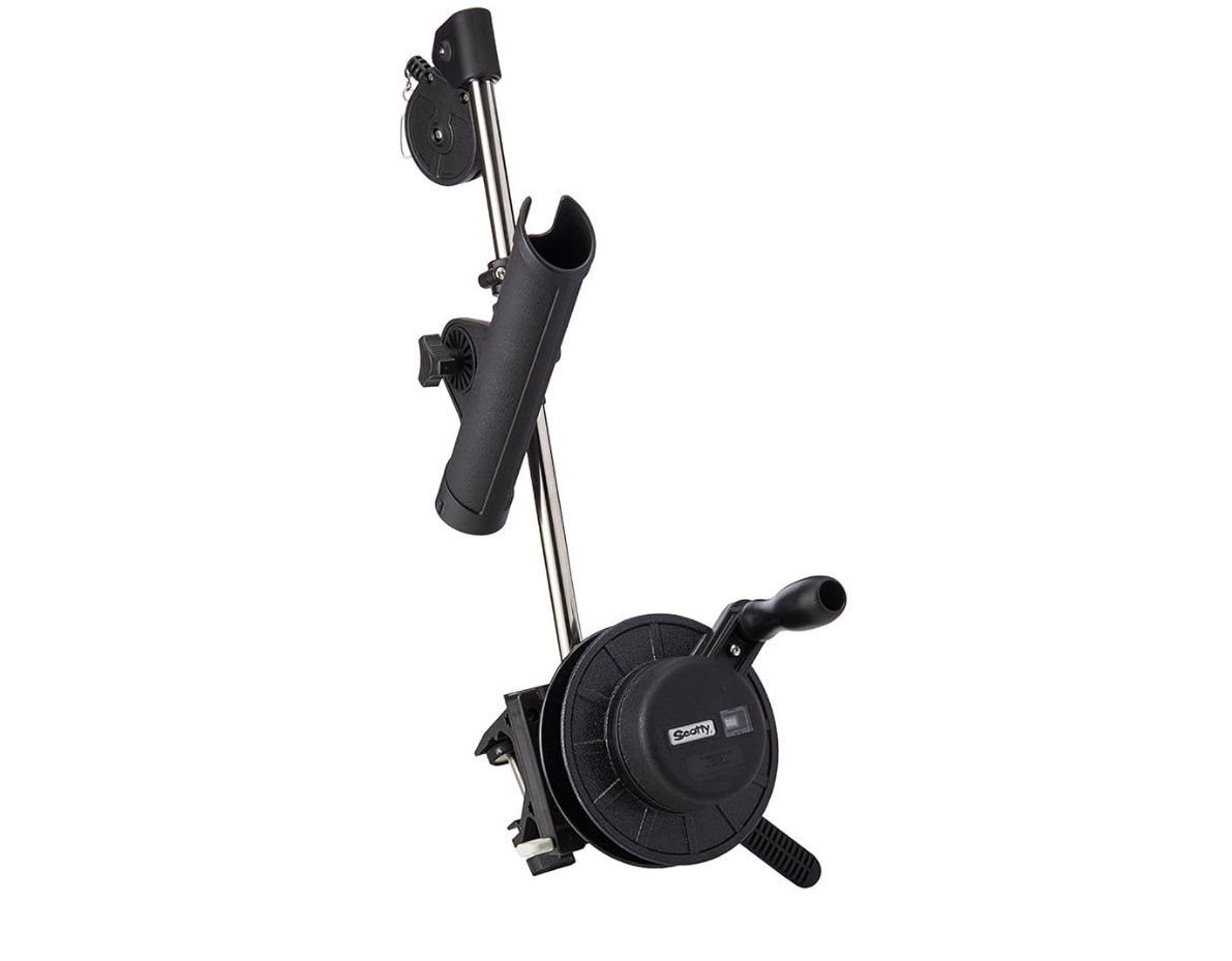 Scotty #1050MP Depthmaster Manual Downrigger, Display Packed w/ Rod Holder & Clamp Mount,Black