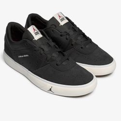 Jordan Series ES Low-Top Black Sneaker, W 7