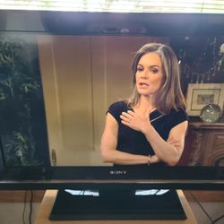 Sony Bravia KDL32XBR9 Television