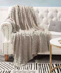 2 Brand New Throw Twin Couch Bed Blanket   Home Decor Desk Table Chair Weights Pictures Mirror Shelves Storage Toys Art Dresser Frames Lamp