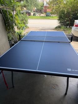 Tennis table