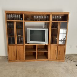 Entertainment center 