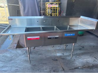 3 Compartment Sink Commercial  NSF 16 Ga Stainless steel  very heavy duty dish wash sanitize restaurant. Its Available !!!