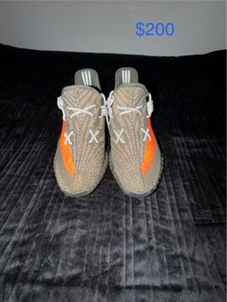 Yeezy 350 Carbon Beluga