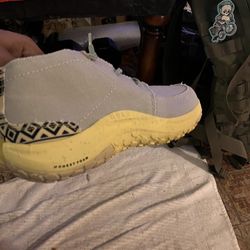 Athena Chukka Boots Women Size 10 Used