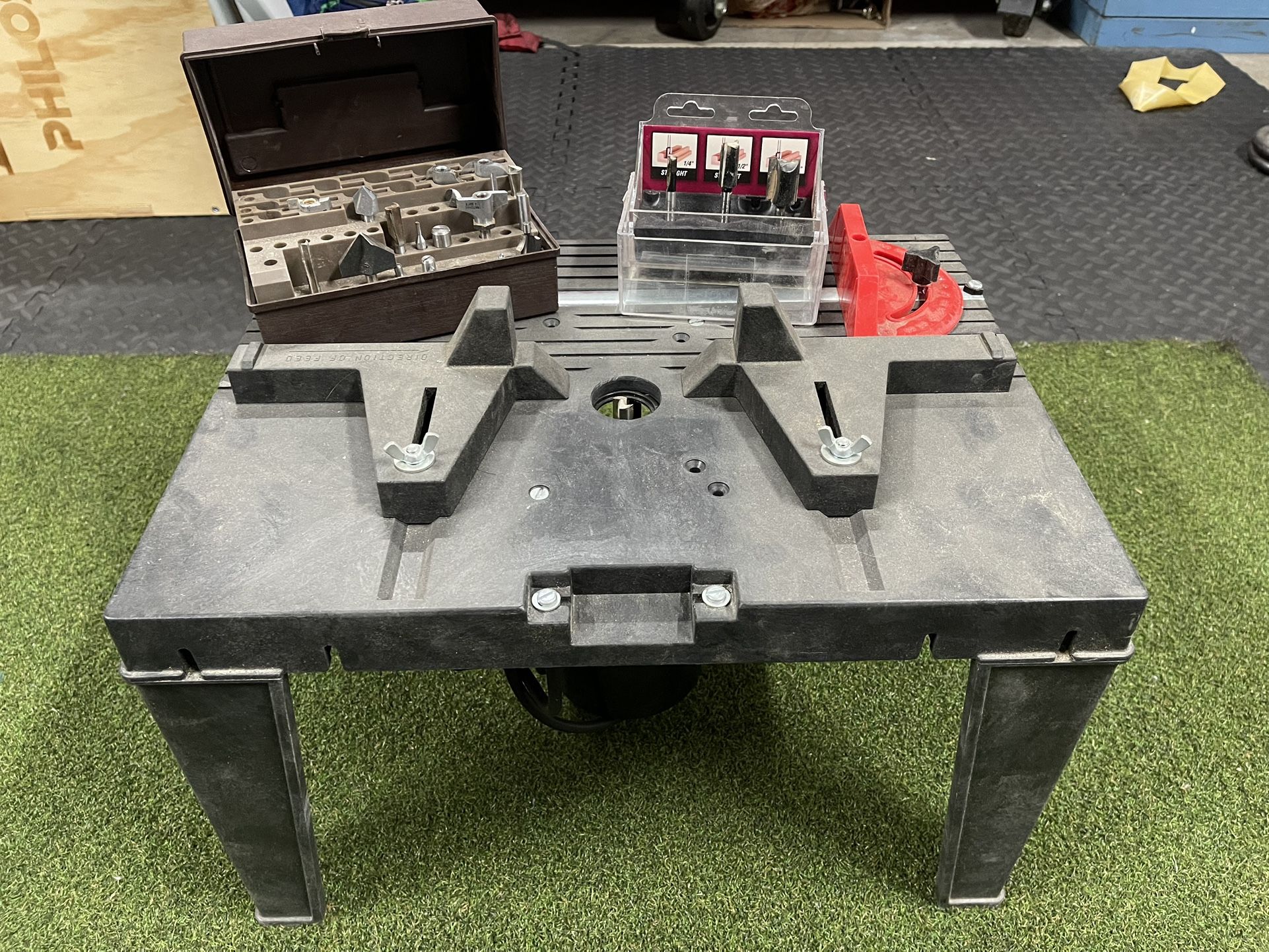 Router With Table