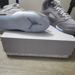 Jordan 4s Boys Size 4 