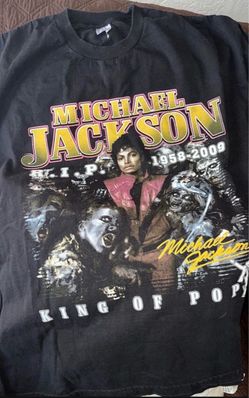 Thriller Michael Jackson T-shirt size extra large, but more like a 2x