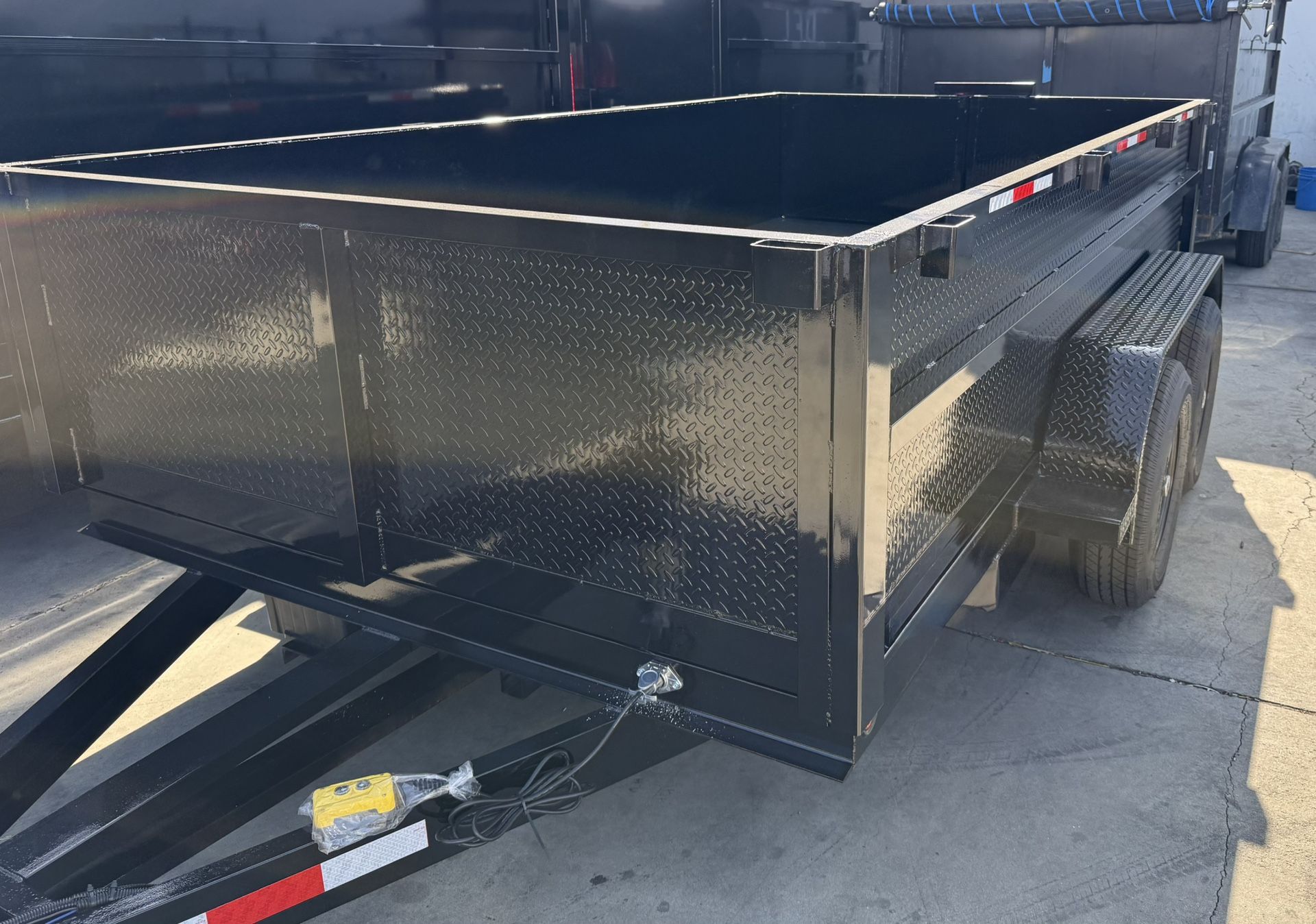 New Hydraulic Dump Trailer 8x2x12