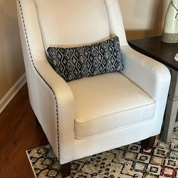 Ivory Accent Chair New Condition Non Pet Non Smoking Home