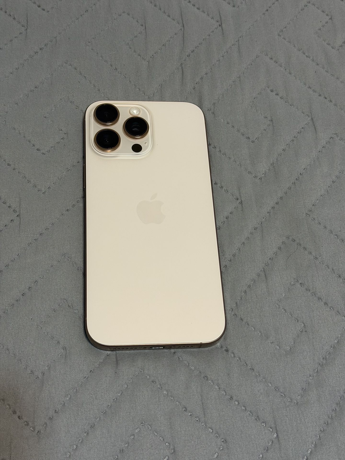 Unlocked iPhone 16 Pro max 256gb