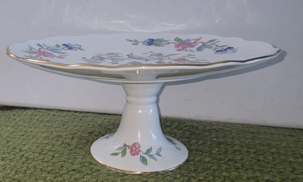 PEDESTAL CAKE BY AYNSLEY ENGLAND