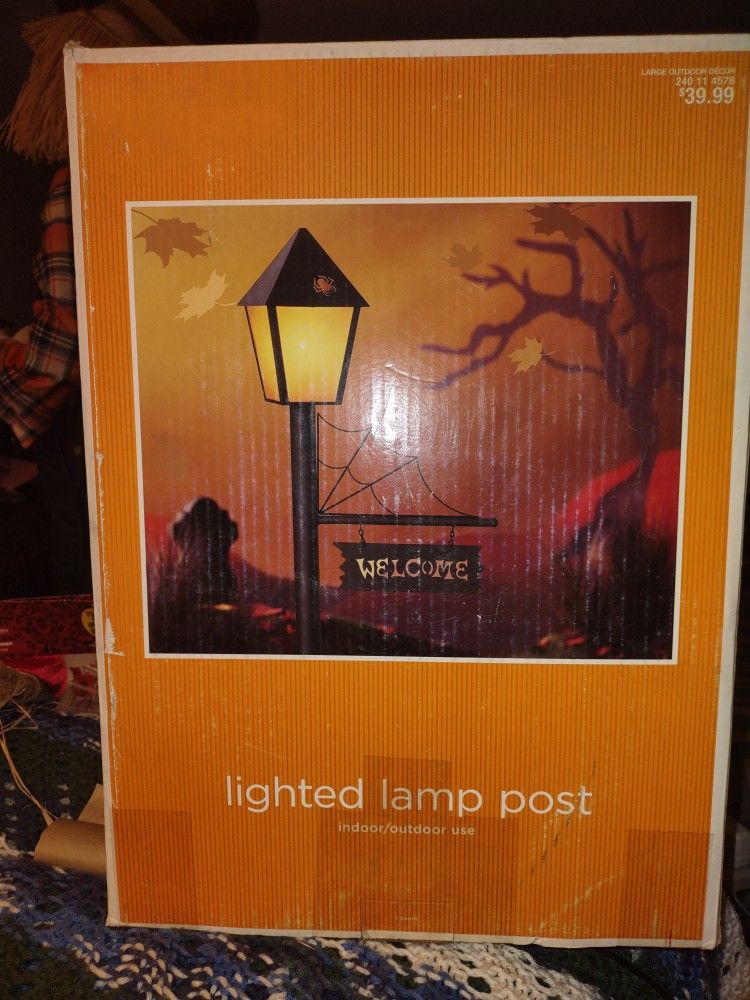 Halloween Metal Light Up Lamp Post Yard Decoration