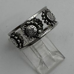 Sunflowers Cut Out Sterling Silver Band Ring - Size 6