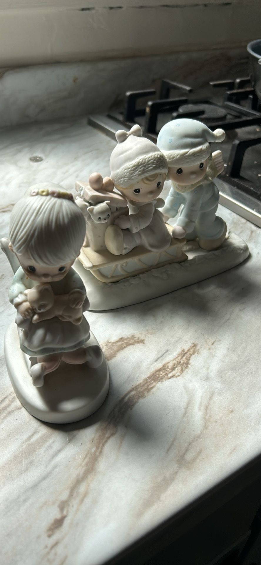 Precious Moments Figurines 