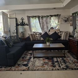 Selling A Set Of Navy Blue Couches With All Pillows