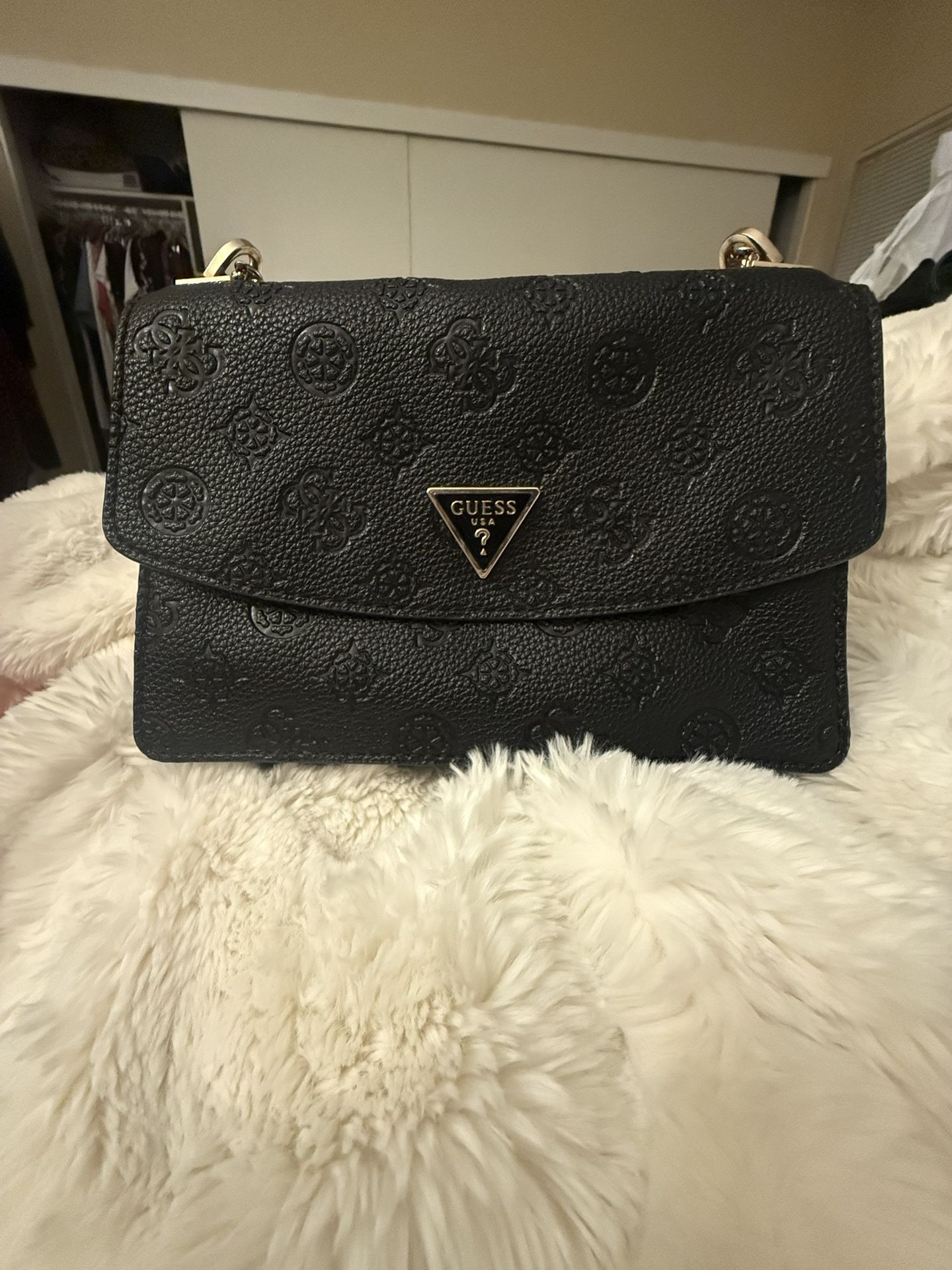 CUTE Guess Shoulder Bag