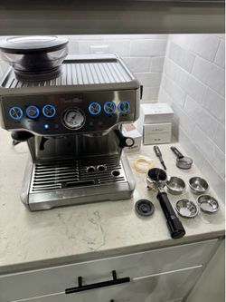 Breville Stainless Steel Barista Express Espresso Machine Light Silver BES870XL: 15 Bars Pressure, Milk Frother, Grinder