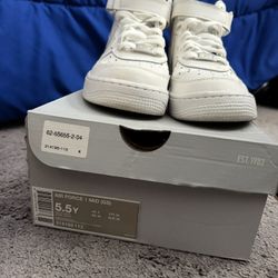Nike Air Force 1 Mid, White, 5.5Y 