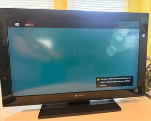 Sony BRAVIA 32” TV w/ Remote – Tested & Working