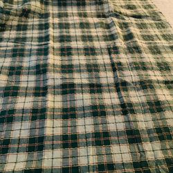 Holiday tablecloth/napkins