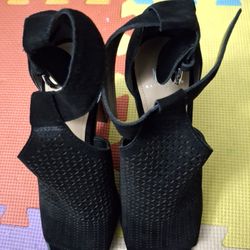 Never Worn black Heels