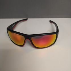 Timberland Sunglasses

Great shape. Normal wear. Fun style. Glasses