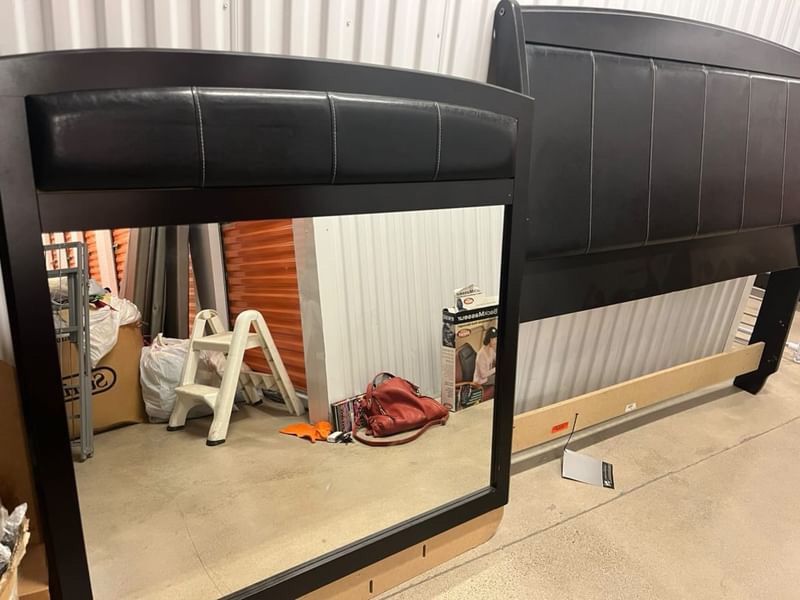 Queen Bed Set With 1 Dresser With Mirror, Frames And Mattress