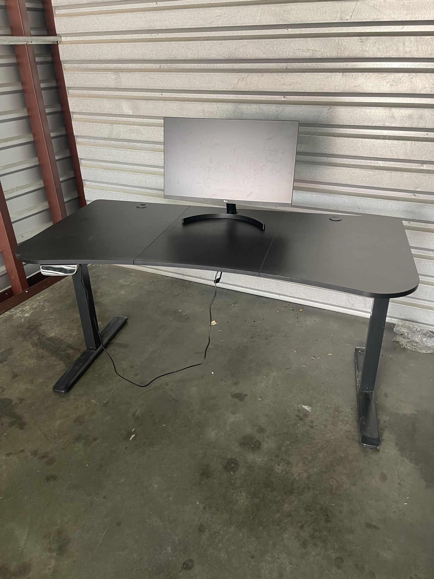 Automatic Standing Desk