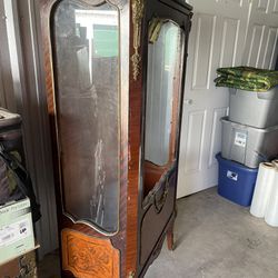 Antique Glass Curio Cabinet 