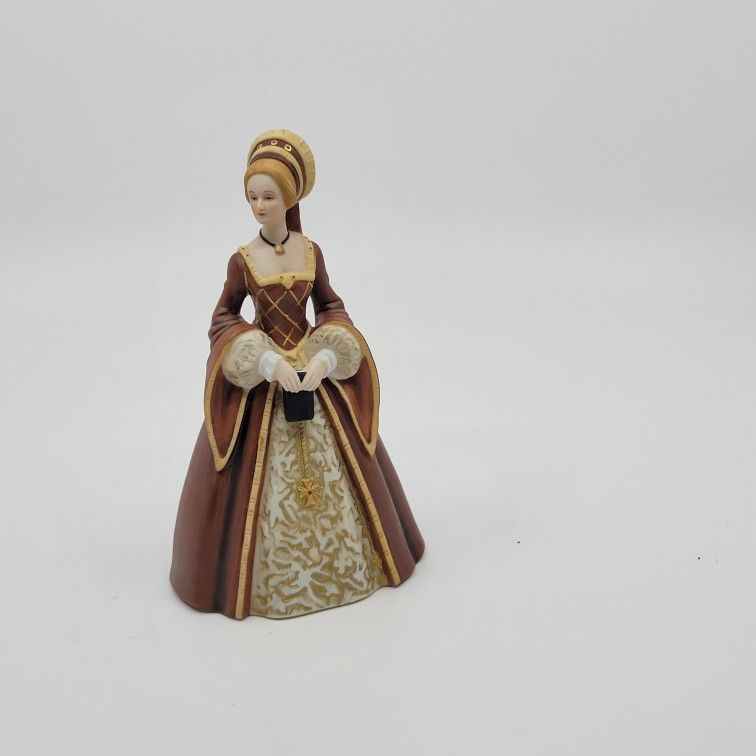 Vintage Lenox Great Fashions of History Anne Figurine Tudor period 
1. Fine porcelain.  Pre-owned, very good shape, no chips or 
cracks. Pleas