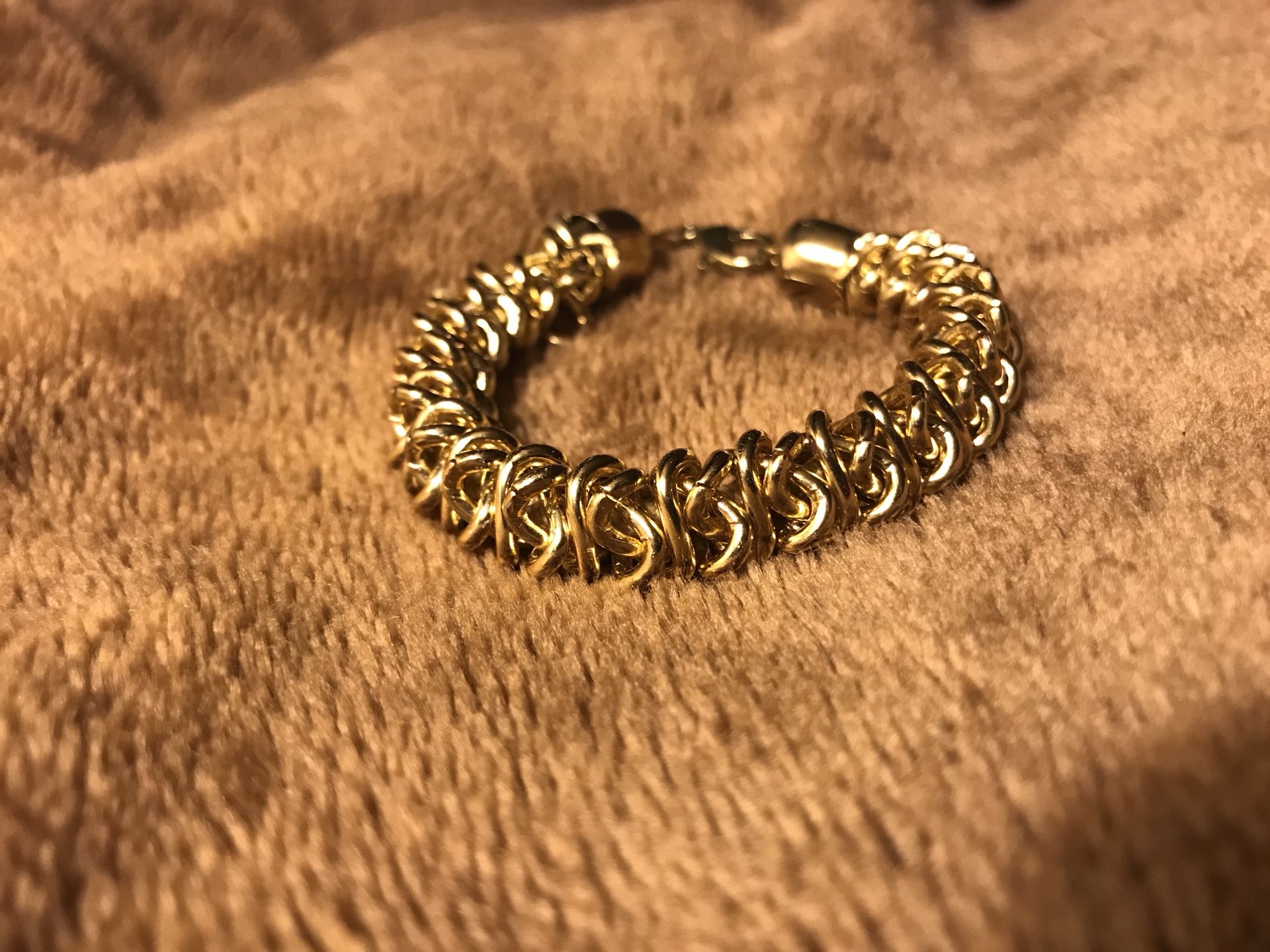 Gold plated stretch bracelet